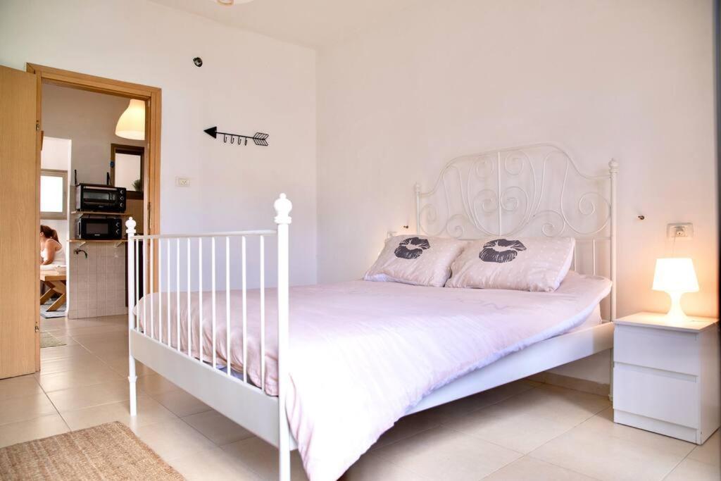 Homey Apartment Near The Beach Hadera Exterior foto