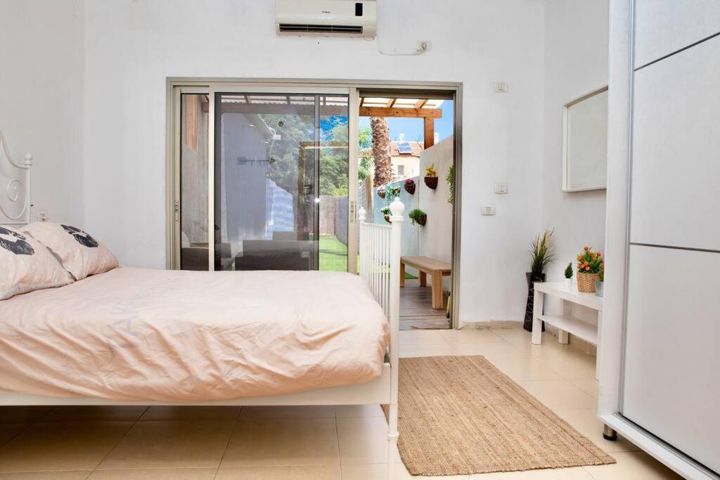 Homey Apartment Near The Beach Hadera Exterior foto