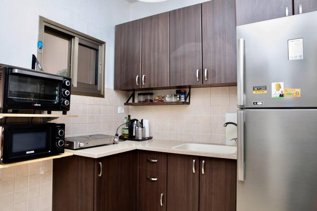 Homey Apartment Near The Beach Hadera Exterior foto