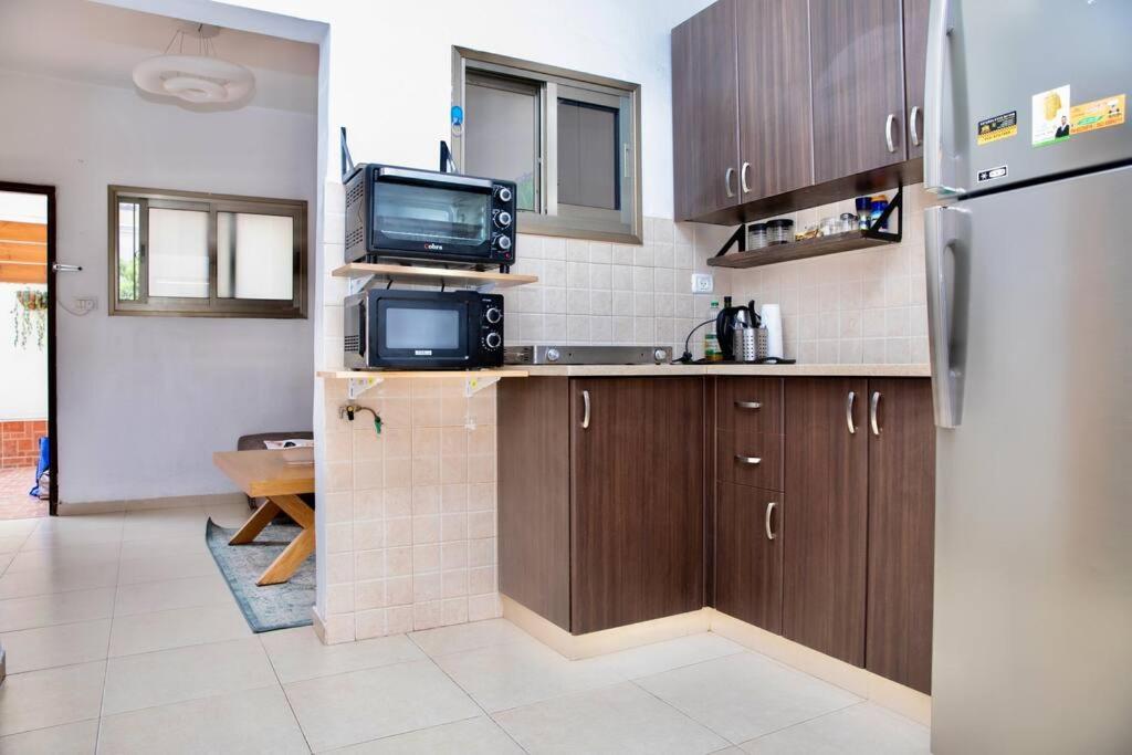 Homey Apartment Near The Beach Hadera Exterior foto